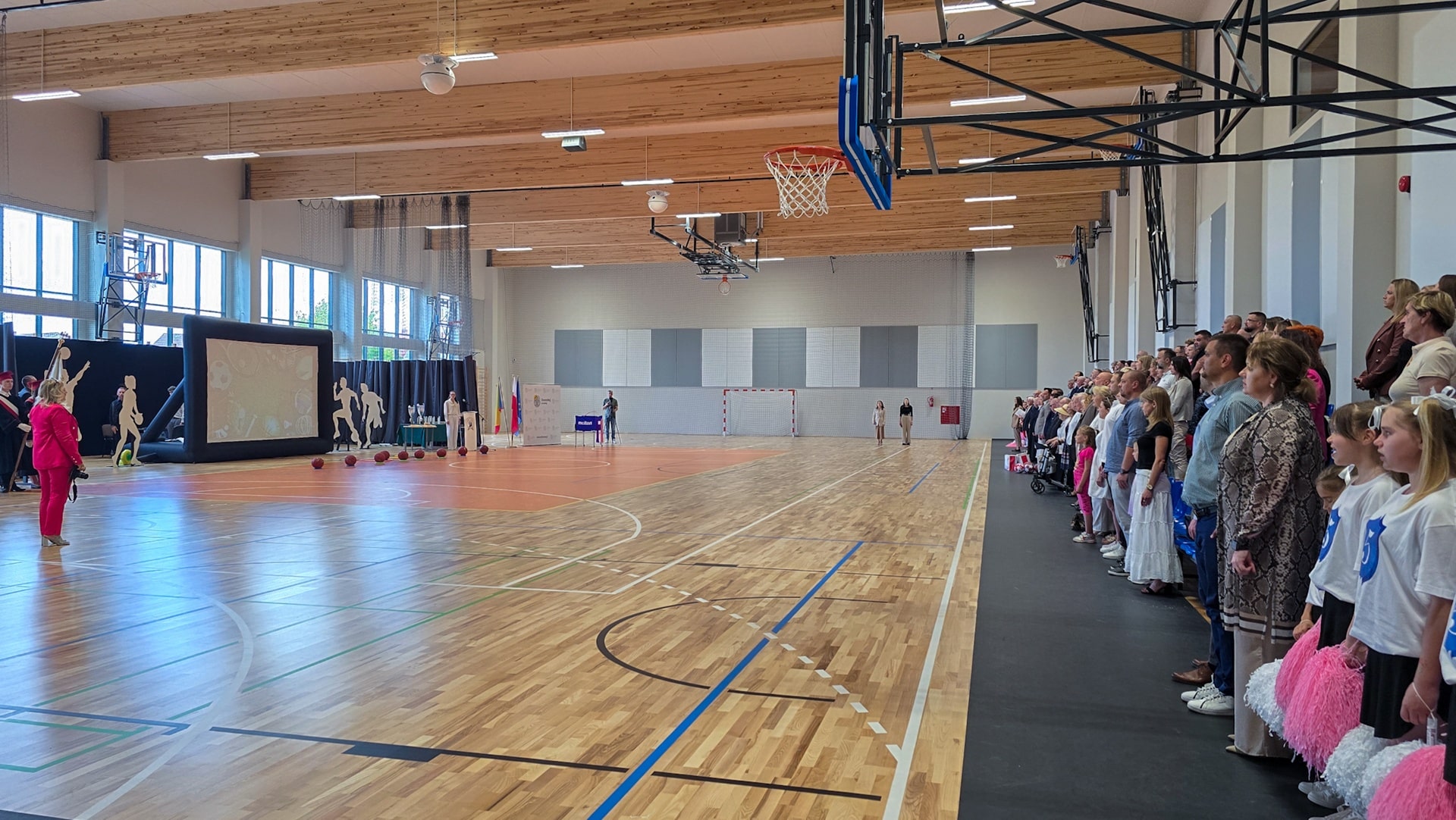 Nowa hala sportowa w SP 5 w Łomży, fot. Paweł Wądołowski