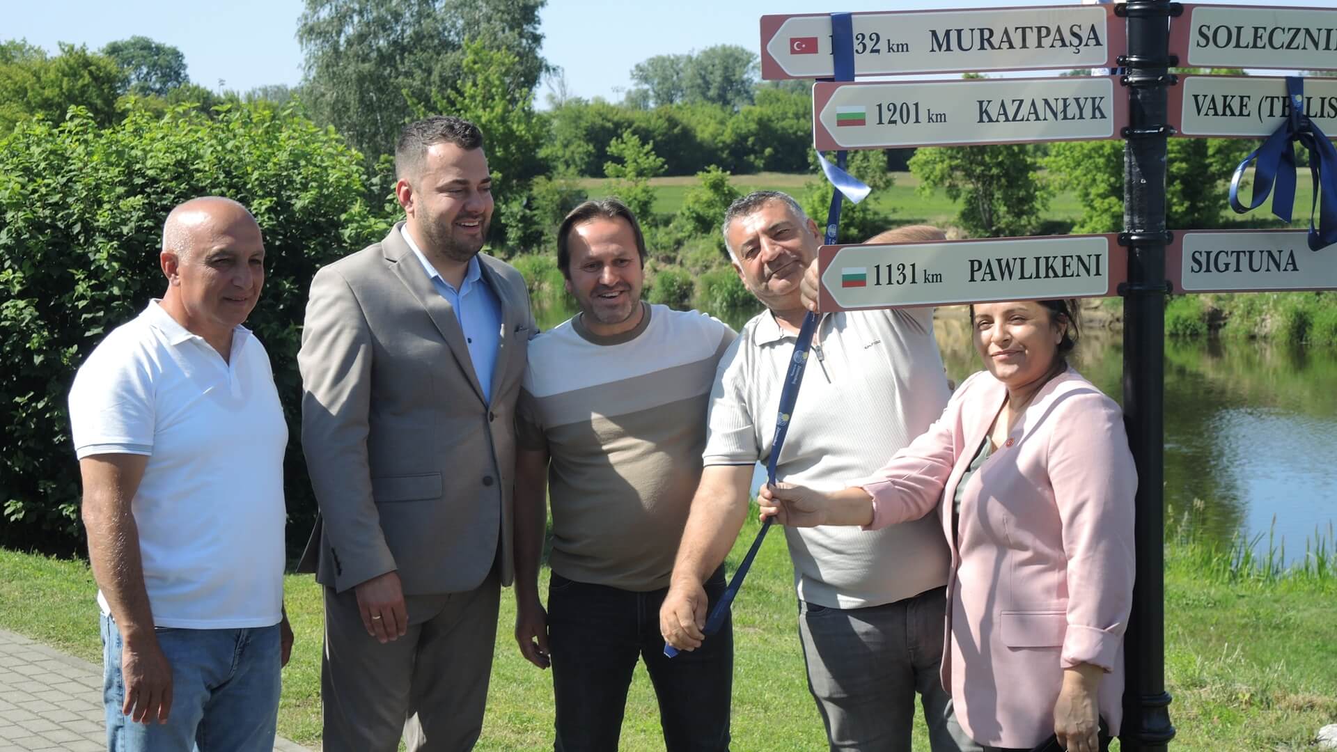Nowi partnerzy Łomży odsłonili swoje tabliczki na bulwarach, 14.06.2025, fot. Adam Dąbrowski